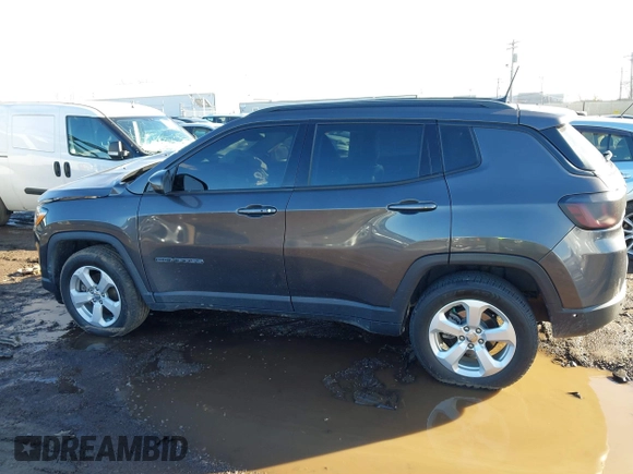 2019 Jeep Compass Latitude with VIN 3C4NJDBB4KT597331, listed as a IAAI auction lot 41664673 with 98,042 mi miles. Bid and sale history available at carsss.com. Image 14.