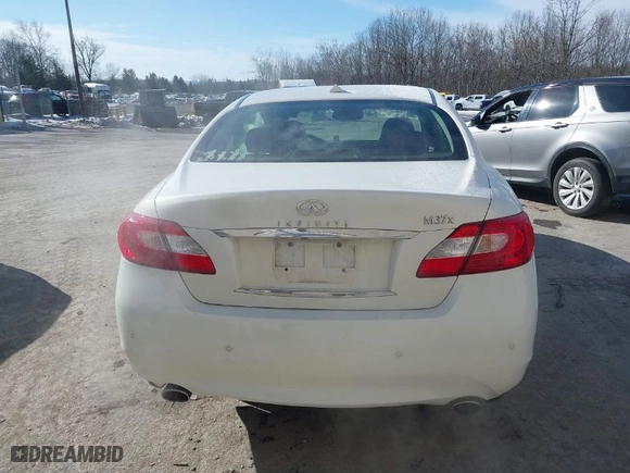 2013 Infiniti M37 with VIN JN1BY1AR6DM602021, listed as a IAAI auction lot 41397484 with 226,584 mi miles. Bid and sale history available at carsss.com. Image 16.