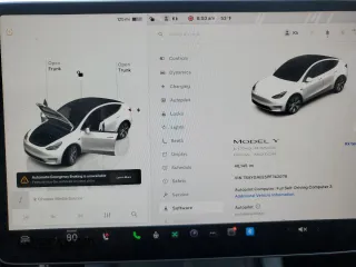 2023 Tesla Model Y Long Range z VIN 7SAYGAEE5PF743079, wystawiony jako Copart lot #45570655 z przebiegiem 46 145 mil mil oraz Szkoda całkowita • Salvage title. Historia ofert i sprzedaży dostępna na DreamBid. Obrazek 9.
