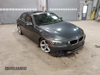 2015 BMW 3 Series 328i xDrive z VIN WBA3B5C57FP652994, wystawiony jako IAAI lot #41917971 z przebiegiem 171 342 mil mil oraz . Historia ofert i sprzedaży dostępna na DreamBid. Obrazek 1.
