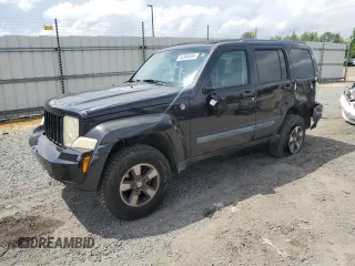2008 Jeep Liberty Sport z VIN 1J8GN28K18W278117, wystawiony jako Copart lot #54566504 z przebiegiem 148 948 mil mil oraz Szkody całkowita. Historia ofert i sprzedaży dostępna na DreamBid. Obrazek 1.