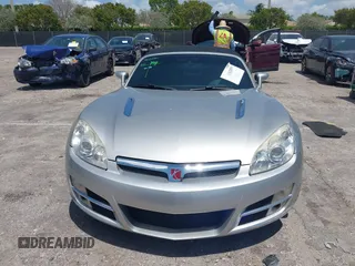 2008 Saturn Sky z VIN 1G8MC35BX8Y128872, wystawiony jako IAAI lot #42152153 z przebiegiem 62 022 mil mil oraz . Historia ofert i sprzedaży dostępna na DreamBid. Obrazek 12.
