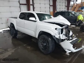 2017 Toyota Tacoma SR5 with VIN 3TMCZ5ANXHM089658, listed as a IAAI auction lot 41624050 with 1 mi miles. Bid and sale history available at carsss.com. Image 1.