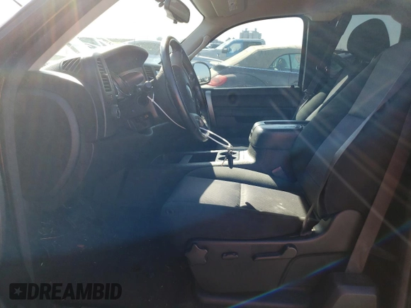2011 Chevrolet Silverado 1500 LT with VIN 1GCRCSE02BZ450685, listed as a Copart auction lot 50261105 with 95,386 mi miles and Salvage Title. Bid and sale history available at DreamBid. Image 7.