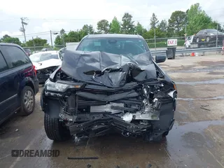2024 Chevrolet Colorado 4WD Trail Boss z VIN 1GCPTEEK1R1247113, wystawiony jako IAAI lot #42099125 z przebiegiem Nie podano mil oraz . Historia ofert i sprzedaży dostępna na DreamBid. Obrazek 12.