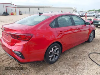 2019 Kia Forte LXS z VIN 3KPF24AD2KE072499, wystawiony jako IAAI lot #42172434 z przebiegiem 111 881 mil mil oraz . Historia ofert i sprzedaży dostępna na DreamBid. Obrazek 4.