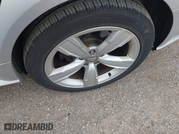 2013 Audi allroad A4 Premium Plus z VIN WA1UFAFL0DA105820, wystawiony jako IAAI lot #42095816 z przebiegiem 213 368 mil mil oraz . Historia ofert i sprzedaży dostępna na DreamBid. Obrazek 12.