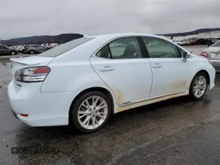 2010 Lexus HS 250h with VIN JTHBB1BA2A2022861, listed as a Copart auction lot 86599984 with 331,738 mi miles and Clean Title. Bid and sale history available at DreamBid. Image 3.