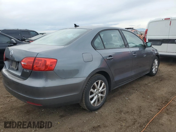 2011 Volkswagen Jetta SE z VIN 3VWDZ7AJ1BM348118, wystawiony jako Copart lot #45446685 z przebiegiem 121 414 mil mil oraz Szkoda całkowita • Salvage title. Historia ofert i sprzedaży dostępna na DreamBid. Obrazek 3.