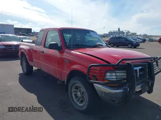 2000 Ford Ranger XL with VIN 1FTZR15V8YPC01395, listed as a IAAI auction lot 41680954 with 242,435 mi miles. Bid and sale history available at carsss.com. Image 1.