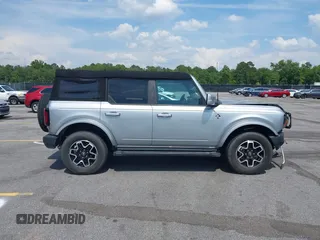 2023 Ford Bronco z VIN 1FMEE5DPXPLB06603, wystawiony jako IAAI lot #42183408 z przebiegiem 22 272 mil mil oraz . Historia ofert i sprzedaży dostępna na DreamBid. Obrazek 13.