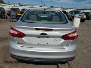 2013 Ford Focus SE z VIN 1FADP3F24DL193495, wystawiony jako Copart lot #57796005 z przebiegiem 178 621 mil mil oraz Tytuł czysty. Historia ofert i sprzedaży dostępna na DreamBid. Obrazek 6.