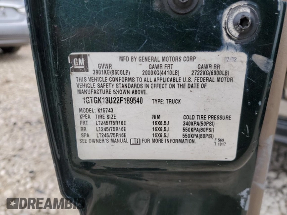 2002 GMC Sierra 1500HD SLE z VIN 1GTGK13U22F189540, wystawiony jako Copart lot #42460355 z przebiegiem 321 766 mil mil oraz Szkoda całkowita • Salvage title. Historia ofert i sprzedaży dostępna na DreamBid. Obrazek 12.