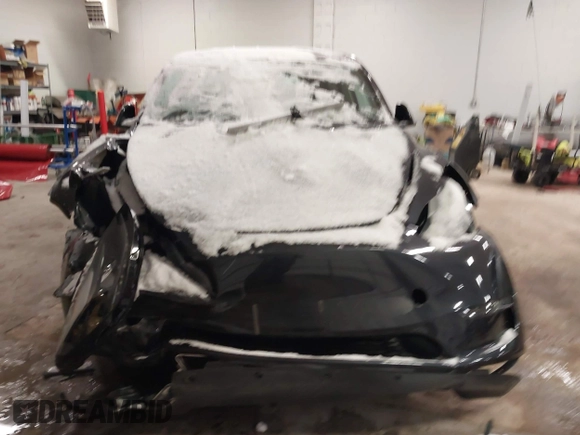 2025 Tesla Model Y Long Range z VIN 7SAYGDED3SF269554, wystawiony jako IAAI lot #41363465 z przebiegiem 883 mil mil oraz . Historia ofert i sprzedaży dostępna na DreamBid. Obrazek 12.