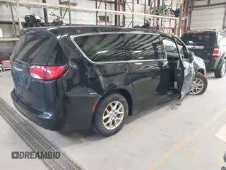 2017 Chrysler Pacifica Touring with VIN 2C4RC1DGXHR585294, listed as a IAAI auction lot 41971914 with 153,028 mi miles and . Bid and sale history available at DreamBid. Image 4.