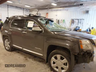 2015 GMC Terrain Denali z VIN 2GKFLZE3XF6419468, wystawiony jako IAAI lot #41455635 z przebiegiem Nie podano mil oraz . Historia ofert i sprzedaży dostępna na DreamBid. Obrazek 1.