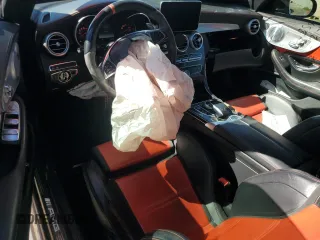 2017 Mercedes-Benz C 63 S AMG z VIN WDDWK8HB1HF465815, wystawiony jako Copart lot #71602664 z przebiegiem 57 280 mil mil oraz Szkoda całkowita • Salvage title. Historia ofert i sprzedaży dostępna na DreamBid. Obrazek 8.