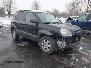 2005 Hyundai Tucson GLS with VIN KM8JN72DX5U192733, listed as a IAAI auction lot 41394186 with 120,835 mi miles. Bid and sale history available at carsss.com. Image 1.
