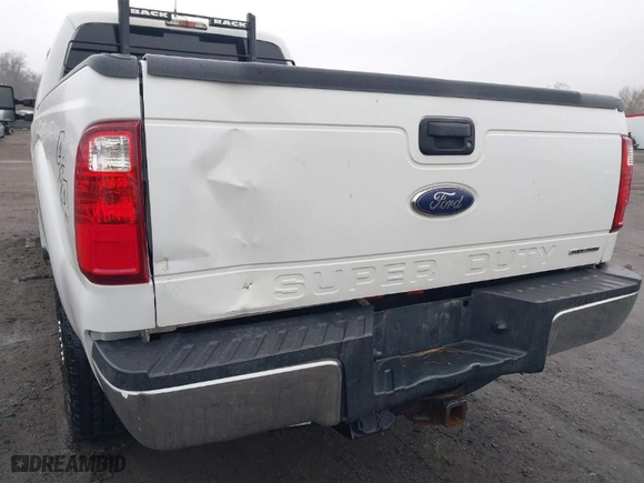2015 Ford Super Duty F-250 SRW Lariat with VIN 1FT7W2B6XFEA06507, listed as a IAAI auction lot 41474246 with 185,267 mi miles. Bid and sale history available at carsss.com. Image 6.