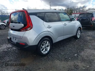 2020 Kia Soul S with VIN KNDJ23AU7L7021232, listed as a IAAI auction lot 41637326 with 87,689 mi miles. Bid and sale history available at carsss.com. Image 4.