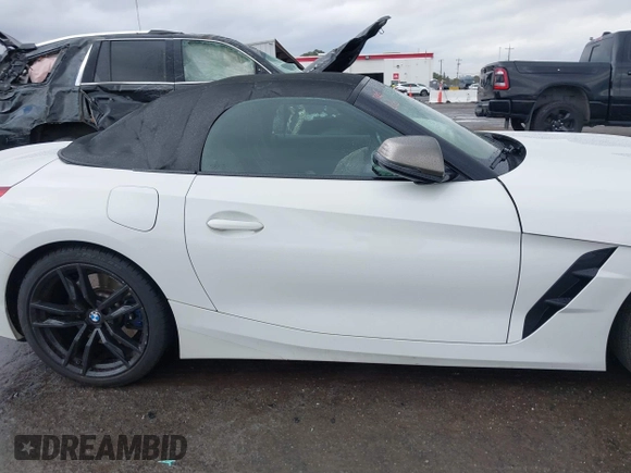 2020 BMW Z4 sDriveM40i z VIN WBAHF9C05LWW41161, wystawiony jako IAAI lot #41505170 z przebiegiem 36 133 mil mil oraz . Historia ofert i sprzedaży dostępna na DreamBid. Obrazek 14.