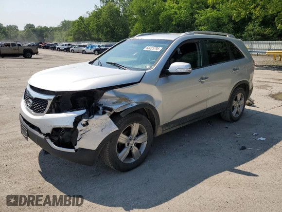 2013 Kia Sorento EX с VIN 5XYKU4A62DG373984, выставлен на аукционе Copart как лот 60425795 с пробегом 180 007 миль миль и Списание • Salvage title. История ставок и продаж доступна на DreamBid. Изображение 1.