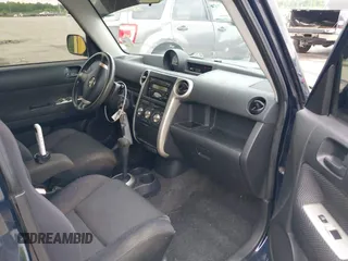 2005 Scion xB z VIN JTLKT324850202968, wystawiony jako IAAI lot #42159371 z przebiegiem 219 344 mil mil oraz . Historia ofert i sprzedaży dostępna na DreamBid. Obrazek 5.