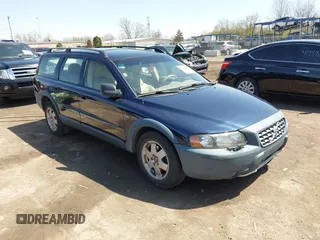 2002 Volvo V70 with VIN YV1SZ58DX21075265, listed as a IAAI auction lot 41983006 with 180,393 mi miles. Bid and sale history available at carsss.com. Image 1.