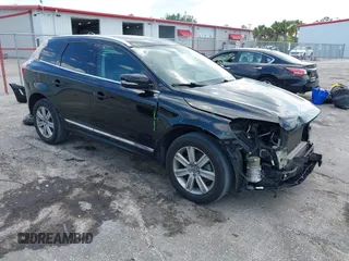 2016 Volvo XC60 T5 Premier with VIN YV4612RK1G2788984, listed as a IAAI auction lot 42274989 with 157,448 mi miles and . Bid and sale history available at DreamBid. Image 1.