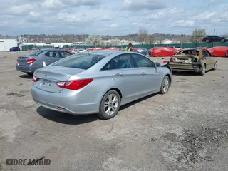 2013 Hyundai Sonata SE with VIN 5NPEC4AC9DH549041, listed as a IAAI auction lot 41900127 with 142,265 mi miles. Bid and sale history available at carsss.com. Image 4.
