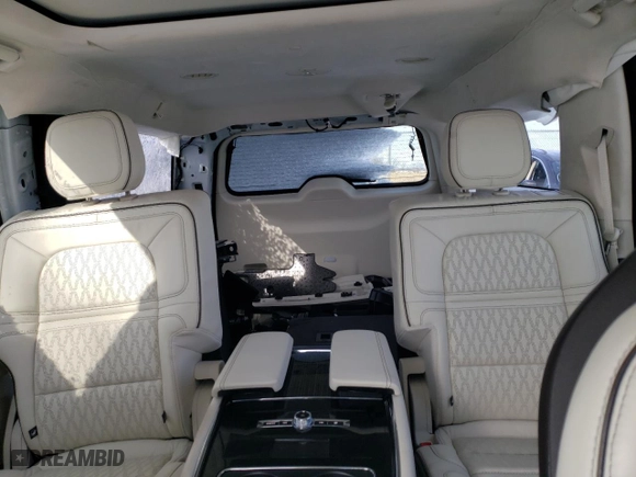 2021 Lincoln Navigator L Black Label with VIN 5LMJJ3TTXMEL00316, listed as a Copart auction lot 44690355 with 20,296 mi miles and Salvage Title. Bid and sale history available at carsss.com. Image 10.