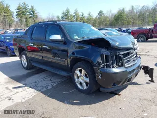 2012 Chevrolet Avalanche LT with VIN 3GNTKFE72CG160193, listed as a IAAI auction lot 42002570 with 147,030 mi miles. Bid and sale history available at carsss.com. Image 1.