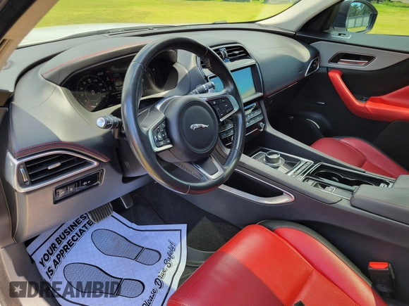 2020 Jaguar F-Pace 25t Checkered Flag Edition z VIN SADCP2FX4LA616988, wystawiony jako IAAI lot #42837127 z przebiegiem 107 925 mil mil oraz . Historia ofert i sprzedaży dostępna na DreamBid. Obrazek 6.