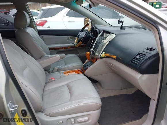 2006 Lexus RX 330 with VIN 2T2GA31U36C048195, listed as a IAAI auction lot 41709397 with 200,339 mi miles. Bid and sale history available at carsss.com. Image 5.