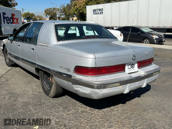 1992 Buick Roadmaster Ltd with VIN 1G4BT5370NR427263, listed as a Copart auction lot 77878424 with 80,825 mi miles and Clean Title. Bid and sale history available at DreamBid. Image 3.