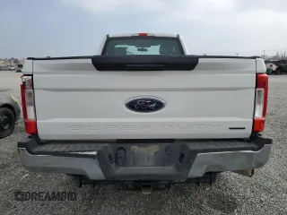 2017 Ford F-250 XL with VIN 1FTBF2A6XHEE32955, listed as a Copart auction lot 43188895 with 170,418 mi miles and Salvage title. Bid and sale history available at DreamBid. Image 6.