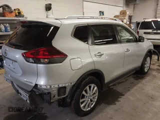 2019 Nissan Rogue SV with VIN KNMAT2MV3KP525593, listed as a IAAI auction lot 42044497 with 122,176 mi miles. Bid and sale history available at carsss.com. Image 4.