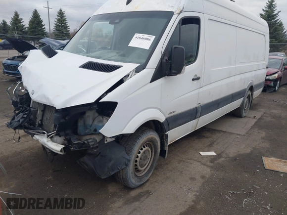 2014 Mercedes-Benz Sprinter Cargo with VIN WD3PE8DC4E5874522, listed as a IAAI auction lot 41846086 with 347,045 mi miles and . Bid and sale history available at carsss.com. Image 17.