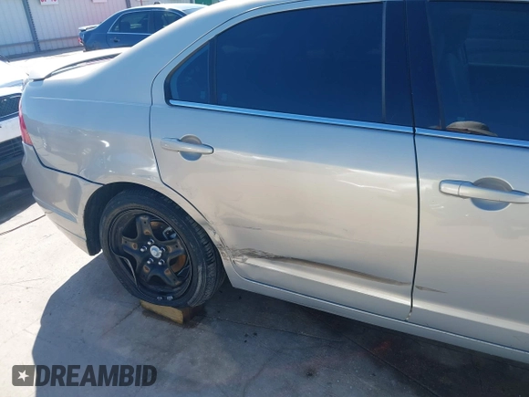2010 Ford Fusion SE with VIN 3FAHP0HA7AR376956, listed as a IAAI auction lot 41162656 with 171,546 mi miles. Bid and sale history available at carsss.com. Image 6.