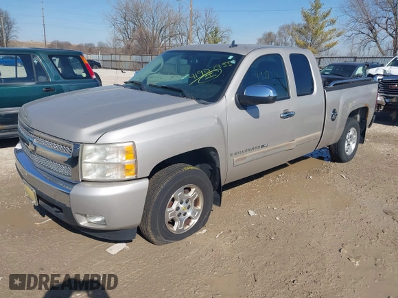2007 Chevrolet Silverado 1500 LT w/1LT with VIN 1GCEC19017Z500969, listed as a IAAI auction lot 41907955 with 212,259 mi miles. Bid and sale history available at carsss.com. Image 22.