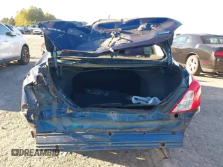 2014 Nissan Versa SV with VIN 3N1CN7AP1EL842930, listed as a IAAI auction lot 40588207 with 200,417 mi miles. Bid and sale history available at carsss.com. Image 6.