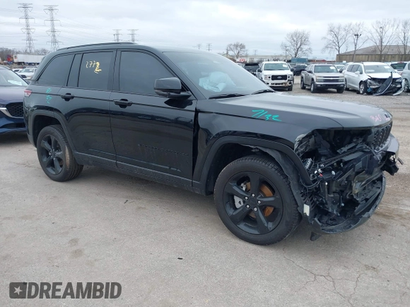 2024 Jeep Grand Cherokee Limited z VIN 1C4RJHBG6RC697148, wystawiony jako IAAI lot #41902772 z przebiegiem 8 082 mil mil oraz . Historia ofert i sprzedaży dostępna na DreamBid. Obrazek 1.