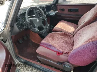 1987 Saab 900 z VIN YS3AR35J5H3010183, wystawiony jako Copart lot #70003404 z przebiegiem 138 740 mil mil oraz Czysty tytuł • Clean title. Historia ofert i sprzedaży dostępna na DreamBid. Obrazek 7.