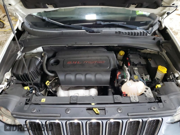 2015 Jeep Renegade Latitude with VIN ZACCJBBT5FPB24782, listed as a Copart auction lot 51709555 with 103,387 mi miles and Clean Title. Bid and sale history available at DreamBid. Image 11.