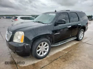 2007 GMC Yukon Denali z VIN 1GKFK63827J347069, wystawiony jako Copart lot #60819625 z przebiegiem 302 034 mil mil oraz Czysty tytuł • Clean title. Historia ofert i sprzedaży dostępna na DreamBid. Obrazek 1.
