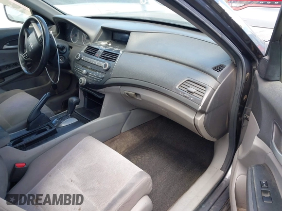 2010 Honda Accord LX z VIN 1HGCP2F30AA102840, wystawiony jako IAAI lot #41922528 z przebiegiem 147 318 mil mil oraz . Historia ofert i sprzedaży dostępna na DreamBid. Obrazek 5.
