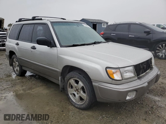 1999 Subaru Forester S with VIN JF1SF6551XH737837, listed as a Copart auction lot 81349224 with 201,012 mi miles and Salvage Title. Bid and sale history available at carsss.com. Image 4.