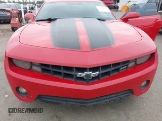 2013 Chevrolet Camaro LT z VIN 2G1FB1E37D9191210, wystawiony jako IAAI lot #42163053 z przebiegiem 316 976 mil mil oraz . Historia ofert i sprzedaży dostępna na DreamBid. Obrazek 6.