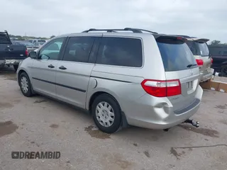 2007 Honda Odyssey LX with VIN 5FNRL38227B138348, listed as a IAAI auction lot 41960805 with 177,069 mi miles. Bid and sale history available at carsss.com. Image 3.