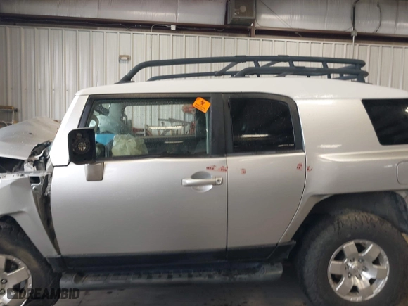 2007 Toyota FJ Cruiser with VIN JTEBU11F970056921, listed as a IAAI auction lot 40994495 with 1 mi miles. Bid and sale history available at carsss.com. Image 14.